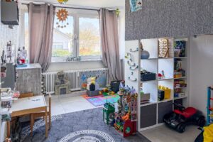 Kinder-/Arbeitszimmer